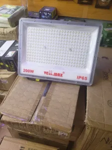 200 watts VellMax solar flood lights