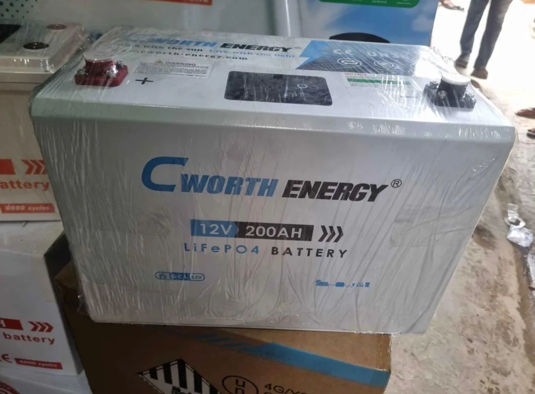 What Is the Difference Between 12V 200Ah LiFePO4 and 12V 200Ah Lead Acid Battery?