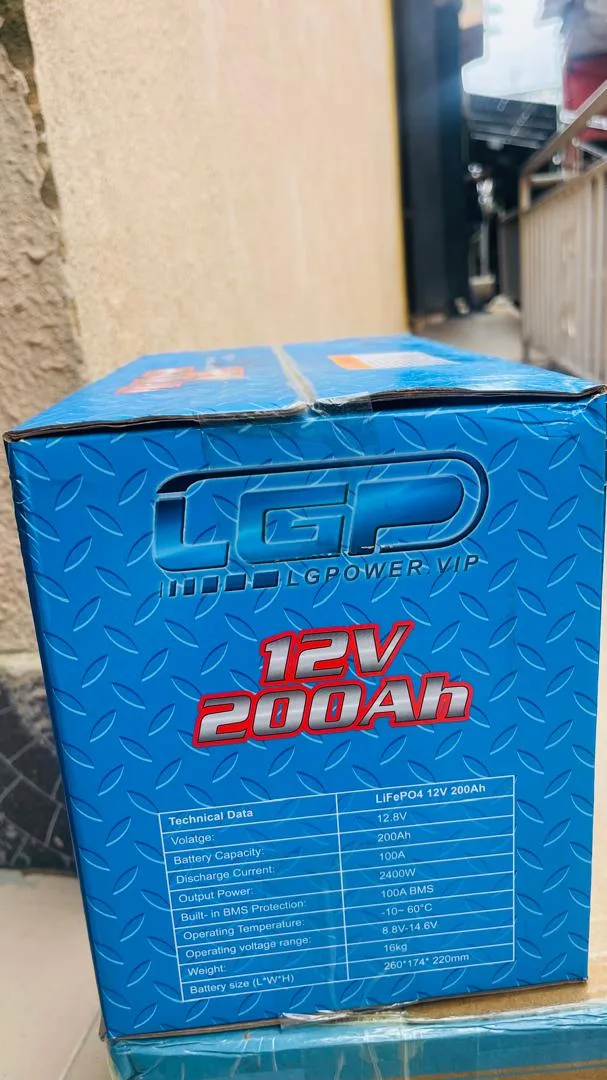 What Is the Difference Between 12V 200Ah LiFePO4 and 12V 200Ah Lead Acid Battery?