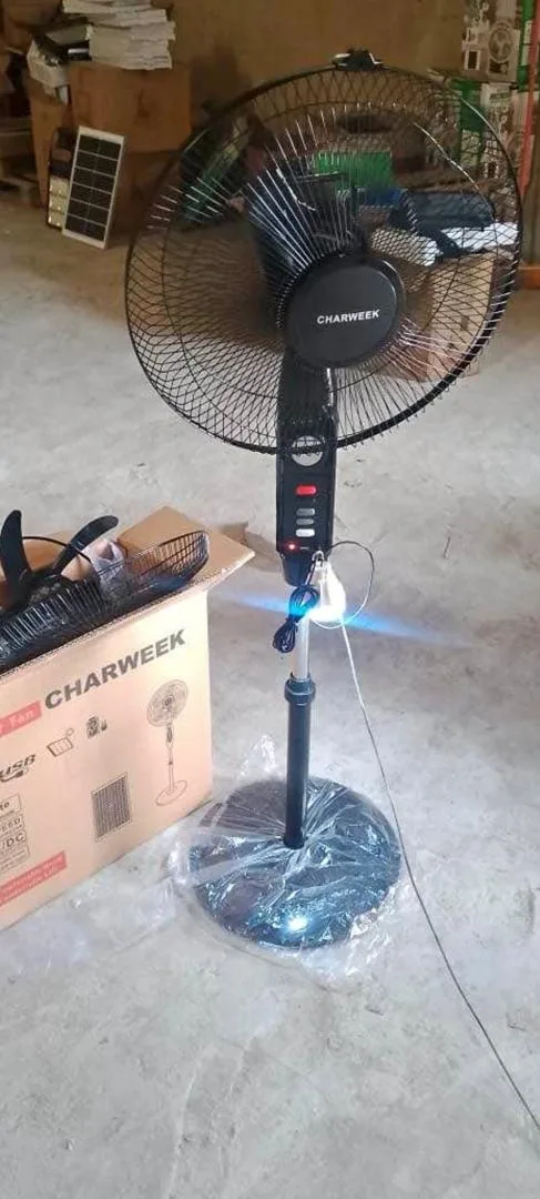 How Long Does Charweek Solar Fan Last on a Full Charge?