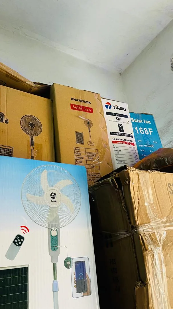 Solar Fan With 3 Bulbs