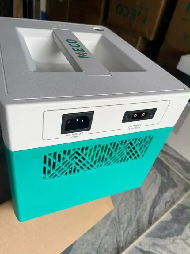 1kwh / 300w Meco Solar Generator